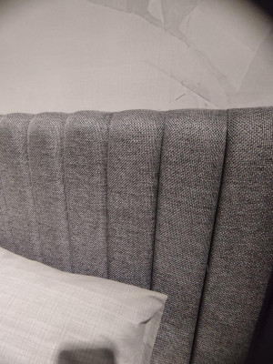 Luxuriöse Bett mit Bank Exklusives Design und Hochwertige Verarbeitung