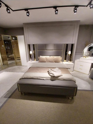 Luxus Schlafzimmer Set Bett + 2x Nachttische + Bank Design Möbel 4 tlg. Neu