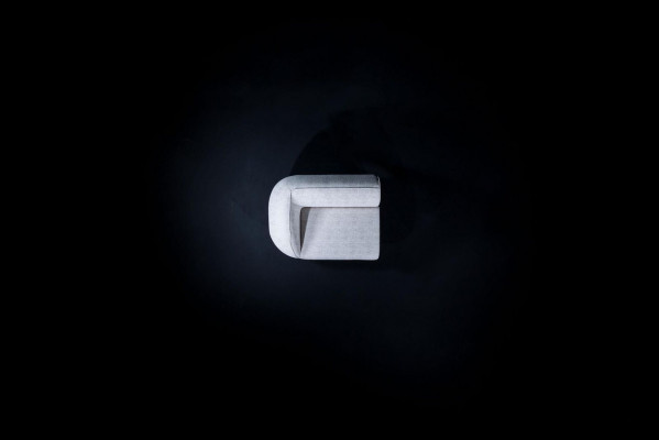 Graues Sofa Luxus Fünfsitzer Wohnzimmer Couchen Designer Polstermöbel