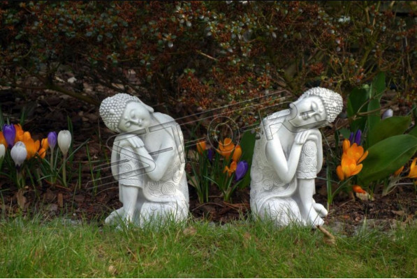 Dekorative Buddha Skulptur in Steinoptik. Große Skulptur für Garten Figur