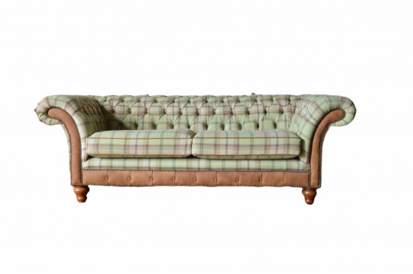 Luxuriöses Designer-Sofa im Chesterfield-Design mit drei Sitzplätzen