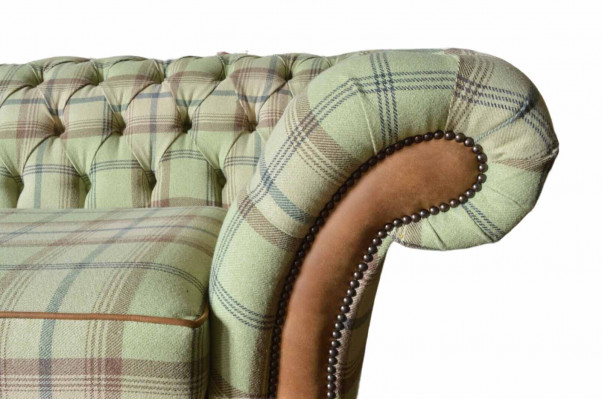 Luxuriöses Designer-Sofa im Chesterfield-Design mit drei Sitzplätzen
