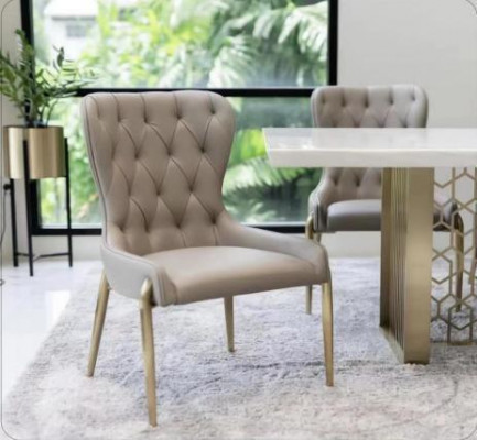 Beiger Chesterfield Einsitzer Metallstuhl Luxuriöse Esszimmerstühle Moderner Stuhl
