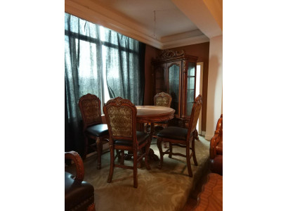 Runder Esszimmer + 4 Stühle Stuhl Set Deko Garnitur Rund Tisch Holz Tische