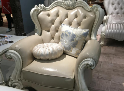 Polster 1 Sitzer Antik Stil Stühle Beige Holz Barock Thron Königlicher Sessel