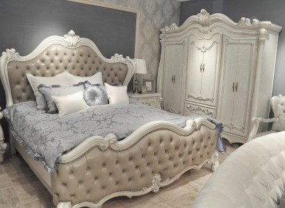  Luxus Klassisches Schlafzimmer 4tlg. Bett Nachttischen Kleiderschrank