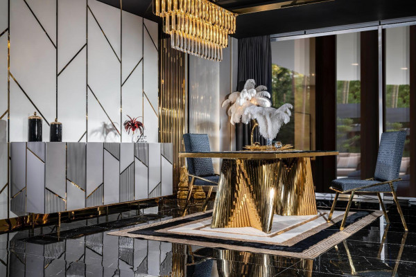 Esszimmer Set Esstisch 4x Stühle und Anrichte mit Spiegel Möbel Neu