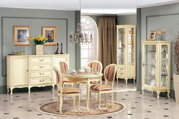 Klassisches Esszimmer Kommode Tisch Stühle Vitrine König Chippendale Wersal1