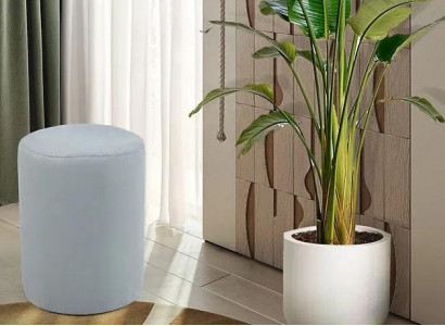  Luxuriöser Sitzhocker mit weißem Textilbezug und MDF-Gestell Neu