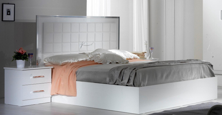 Bett 2x Nachttisch 3 tlg. Schlafzimmer Set Design Modern Luxus Betten Gruppe Neu