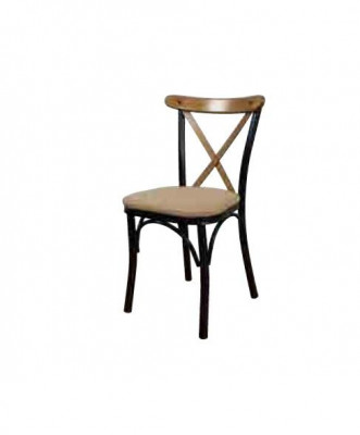 Ein Holzstuhl mit einem weichen Sitz und einem runden Rücken für Ihr Esszimmer