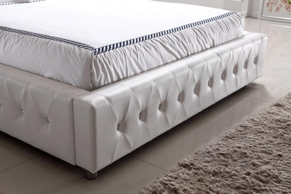 Modernes XXL Hotel Design Bett Betten Luxus Doppel Leder Chesterfield