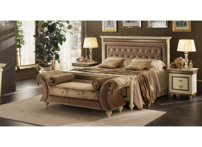 Bett Nachttisch Chaiselongue 4 tlg.Schlafzimmer Set Design Modern Luxus Betten