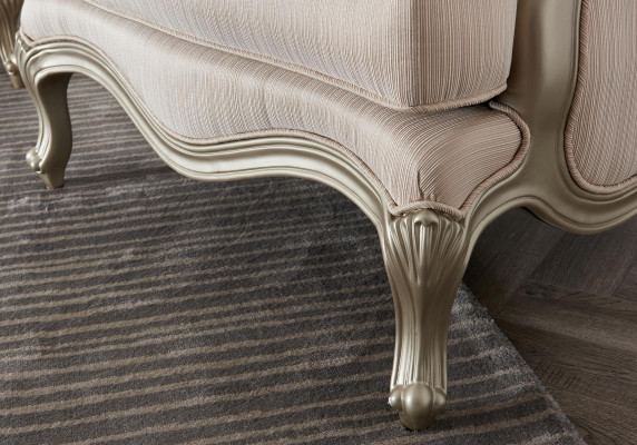 Klassische Möbel Design Sofagarnitur 3+1 Sitzer Couch Sofa Polstergarnituren