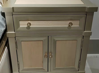 Nachttisch Tische Konsolen Tische Holz Kommode Beistelltisch Klassische Designer