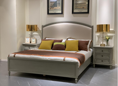 Premium Doppelbett im klassischen Design in Grau mit beiger Lederausstattung