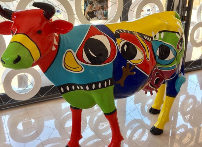 Abstrakte Figur Statue Gartenfiguren Dekoration Statuen Skulpturen Rind Kuh Neu