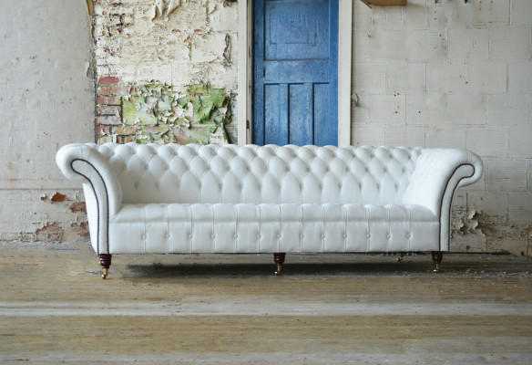 Klassische Chesterfield Couch 4 Sitzer Sofa Couch Samt Leder Design big weiss