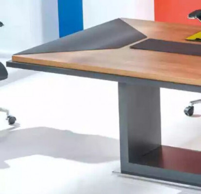 Komfortabler stilvoller Konferenztisch Schreibtisch Büromöbel Holz