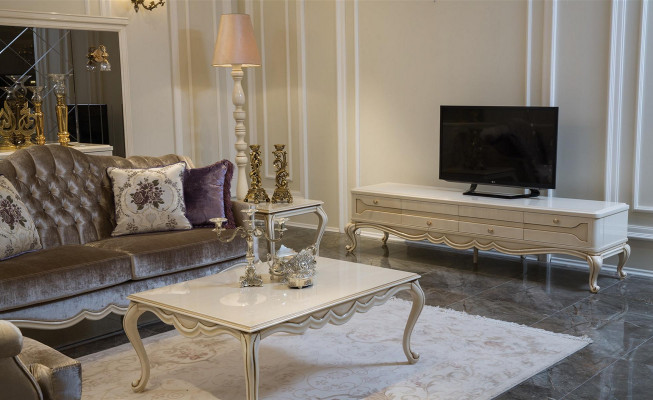 Dreisitzer Luxus 3 Sitzer Couch Polster Klassisch Sitz Sofas Zimmer Möbel